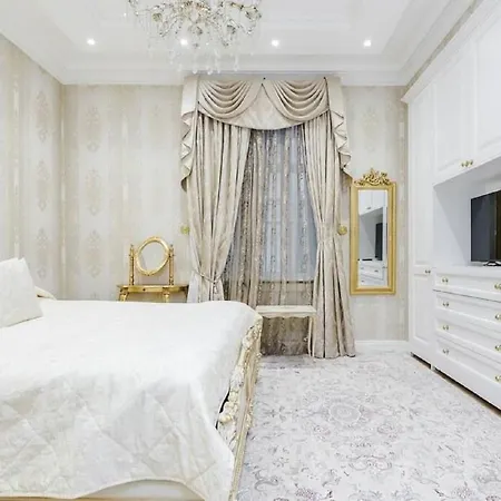 Bernadette Aparthotel *
